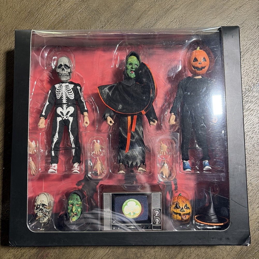 NECA Halloween 3 Season of The Witch Trick Or Treaters - NEW in box!